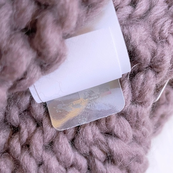 The North Face Women’s Coziest Hand Knit Beanie - Picture 7 of 7